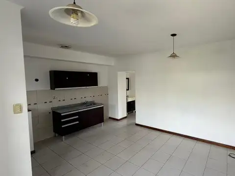 Av. L. Fanti nº833 1ro "4"