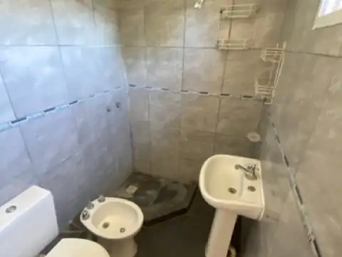 Casa 3 ambientes con 1 baño