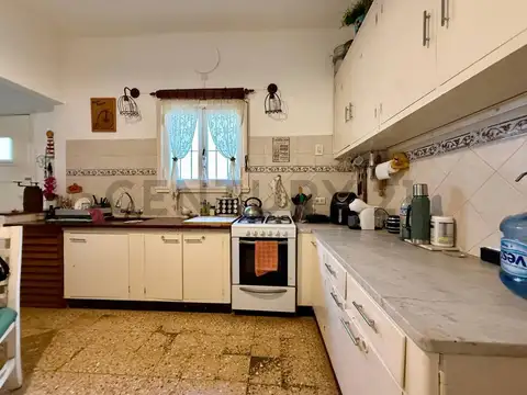 Casa de 5 ambientes en venta en el corazón de Chauvin
