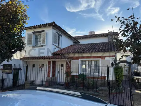 Casa de 5 ambientes en venta en el corazón de Chauvin