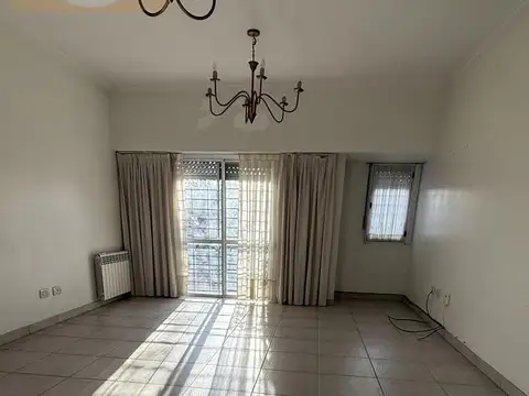 Depto Tipo Casa en Venta en Ramos Mejía Sur, USD 135.000