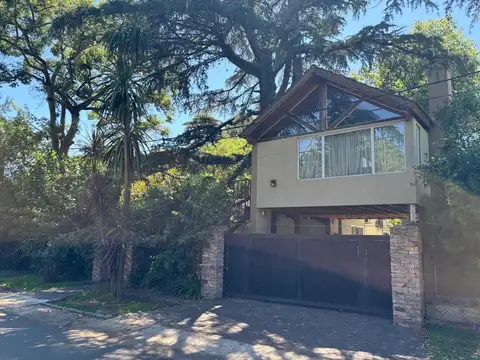 Casa 4 Ambientes En Venta - Parque Leloir