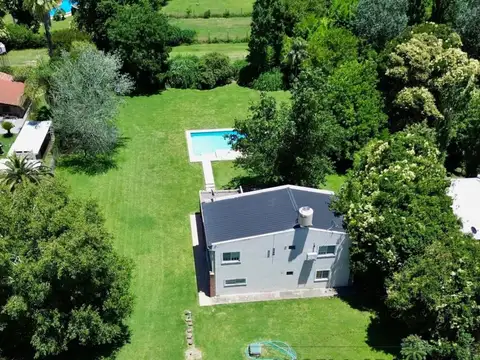 Hermosa Casa quinta en Barrio parque Jularo.