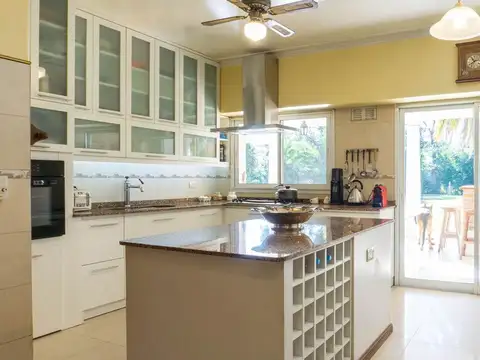 Casa en Venta en La Horqueta, USD 1.250.000