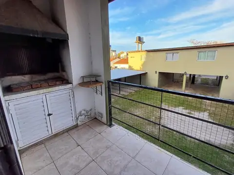 DUPLEX 3 AMBIENTES CON COCHERA