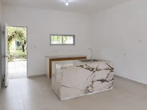 Casa en Venta en Rafael Calzada, USD 124.800