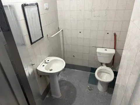 ALQUILER GALPON CON DOS OFICINAS LA CALERA