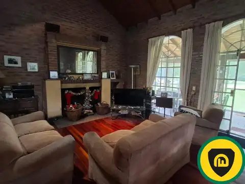 Casa 5 ambientes con 3 baños