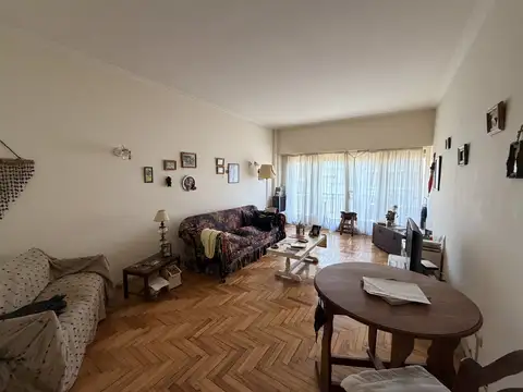 Amplio 2 ambientes a la calle - Centro