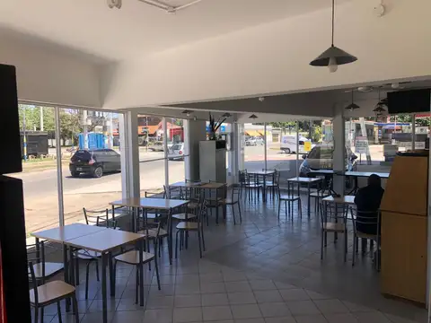 Estación de Servicios en Venta con Bar/Minimarket