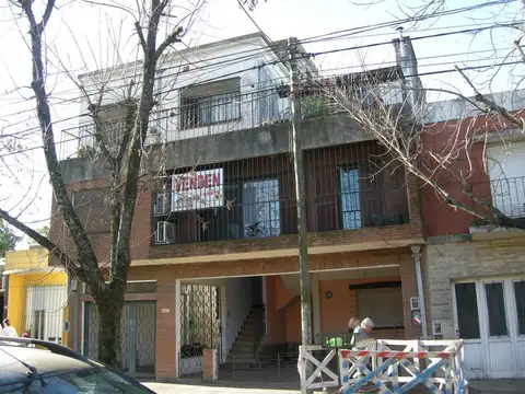 Departamento 6 ambientes con 2 baños