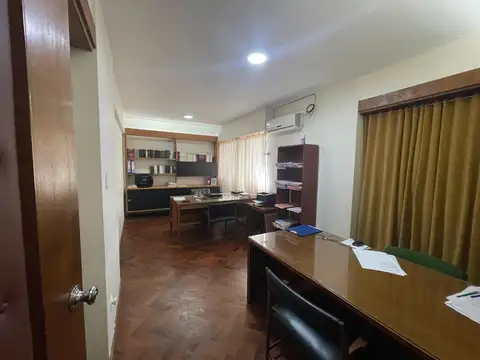 Mitre 800, Piso 1
