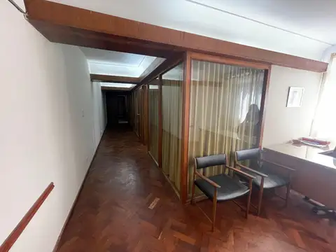 Mitre 800, Piso 1