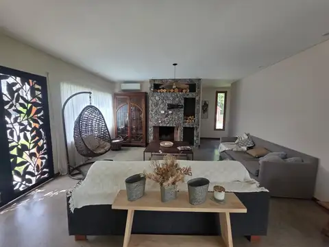 Casa en Alquiler en La Reja, USD 1.750