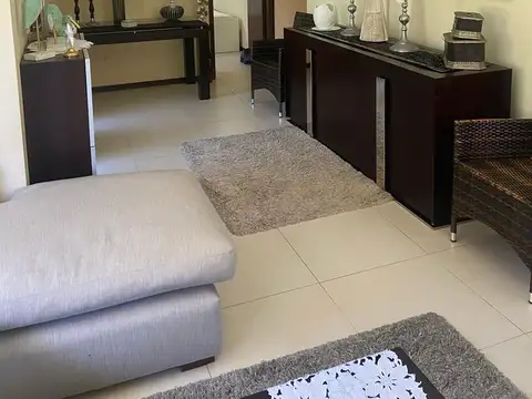 Casa 5 ambientes con 4 baños