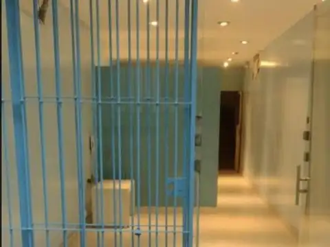 EXCELENTE LOCAL A LA CALLE , 62 METROS EN RECOLETA