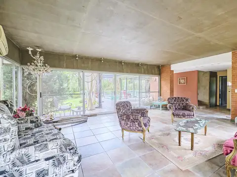Casa 5 ambientes con 6 baños