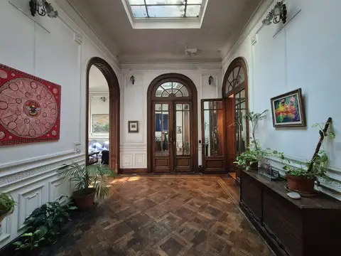 Importante propiedad en venta con  terrazas
