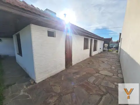 Casa 4 ambientes con 1 baño