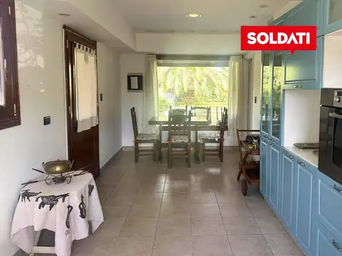 Casa 4 ambientes con 3 baños