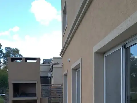 Casa en Venta en Pilar del Este - Santa Guadalupe, USD 200.000