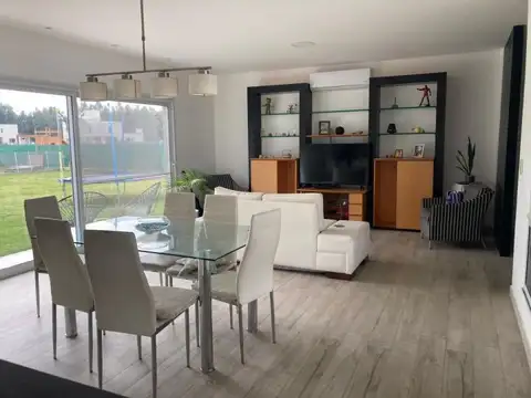 Ara San Juan 4012 , Piso 0