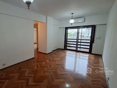 Exc. 3 amb. con balcon a 1/C de Av. Maipu