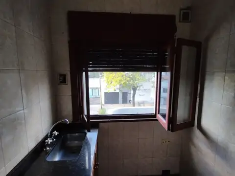Depto Tipo Casa en Alquiler en Gerli, $ 420.000