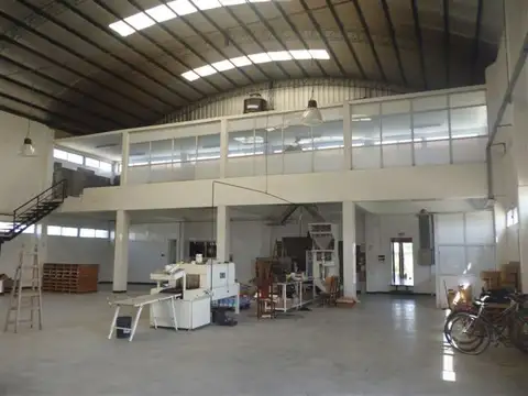 Galpon en Alquiler 20  mts Frente