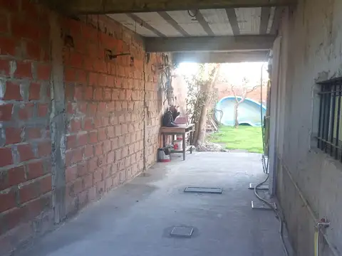 Casa en Alquiler con 1 cochera