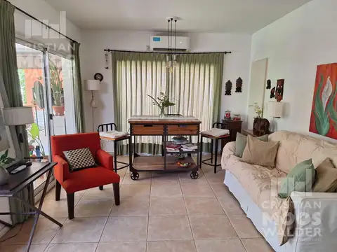 Casa 3 ambientes con 2 baños