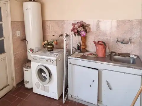 Casa 5 ambientes con 1 baño