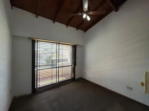 DEPARTAMENTO 2 AMBIENTES CON COCHERA PARA 3 AUTOS   ALQUILER   SAN JUSTO