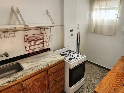 Barrio Norte Laprida 1200 2° Piso Todo Luz y Sol Cocina Separada Lugar Para Lavarropa