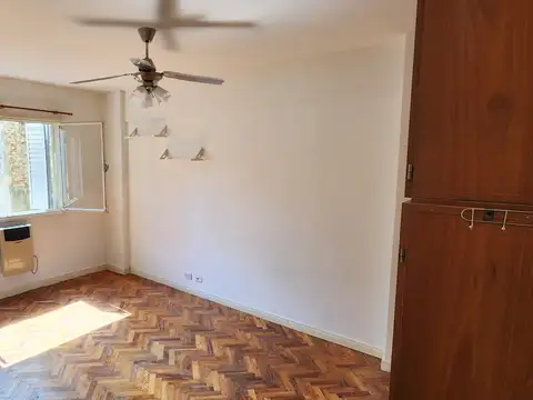 Barrio Norte Laprida 1200 2° Piso Todo Luz y Sol Cocina Separada Lugar Para Lavarropa