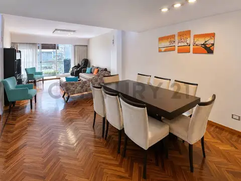 Venta Departamento de 4 amb. con dependencia, balcón, guardacoche y baulera en Colegiales