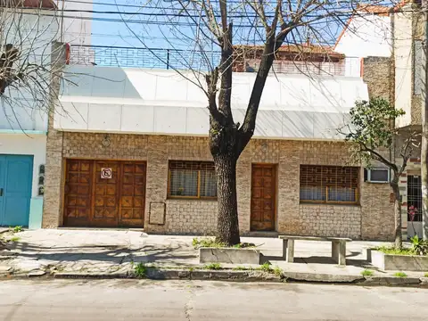 PH AL FRENTE VENTA LANUS CON GARAJE Y TERRAZA