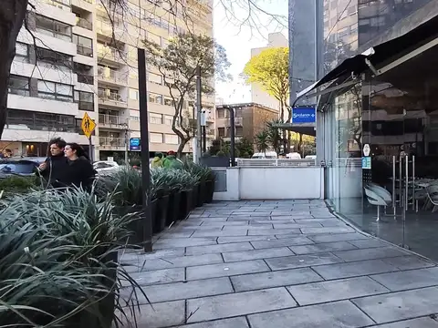 VENTA-exclusivo local comercial 160m2-PTA CARRETAS