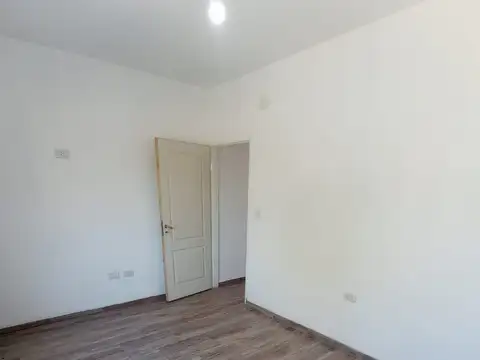 EXCELENTE DÚPLEX 3 AMBIENTES CON FONDO Y COCHERA - SAN MIGUEL