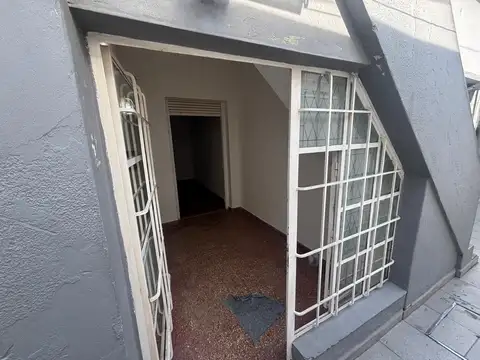 Depto Tipo Casa en Alquiler en Lanus Oeste, $ 450.000