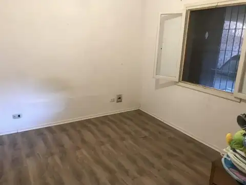 Casa 5 ambientes con 1 baño