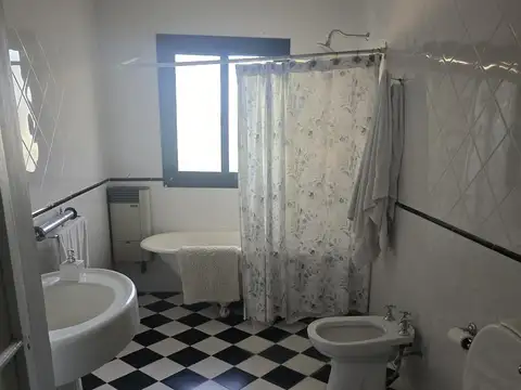 Casa de campo con 6 ha en Monte