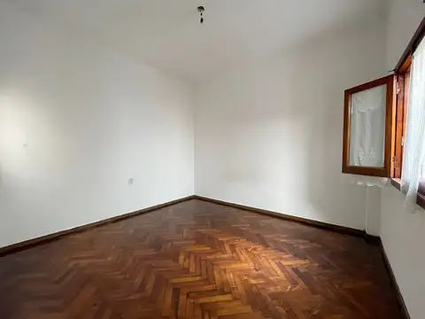 Depto Tipo Casa en Alquiler de 2 dormitorios