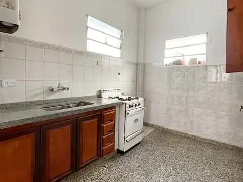 Depto Tipo Casa en Alquiler 50 años