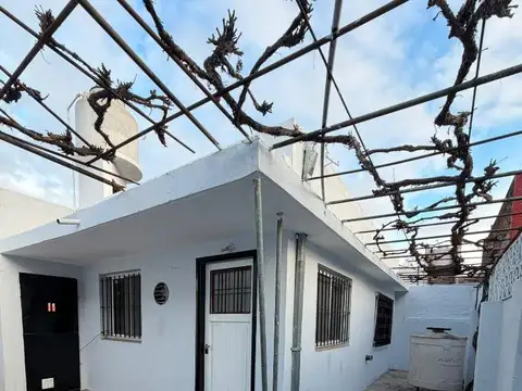 Depto Tipo Casa en Alquiler de 2 dormitorios