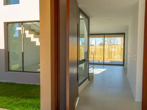 Casa 3 ambientes con 3 baños