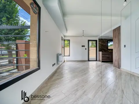 Depto Tipo Casa en Venta de 5 ambientes