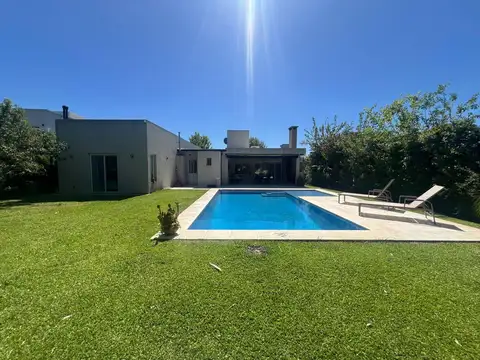 Casa en Venta de 4 dormitorios