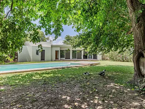 Venta - Casa 3 dormitorios - La Cándida, club de campo