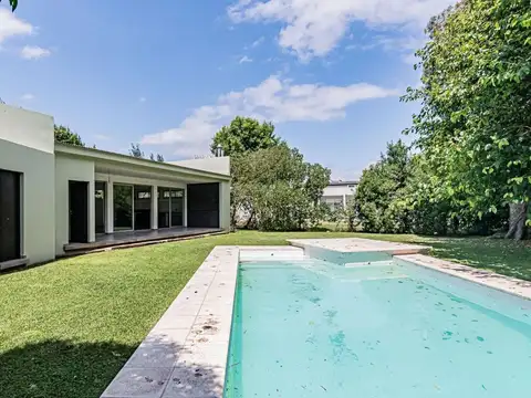 Venta - Casa 3 dormitorios - La Cándida, club de campo